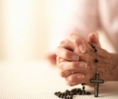 Zrušení prokletí pomocí modliteb